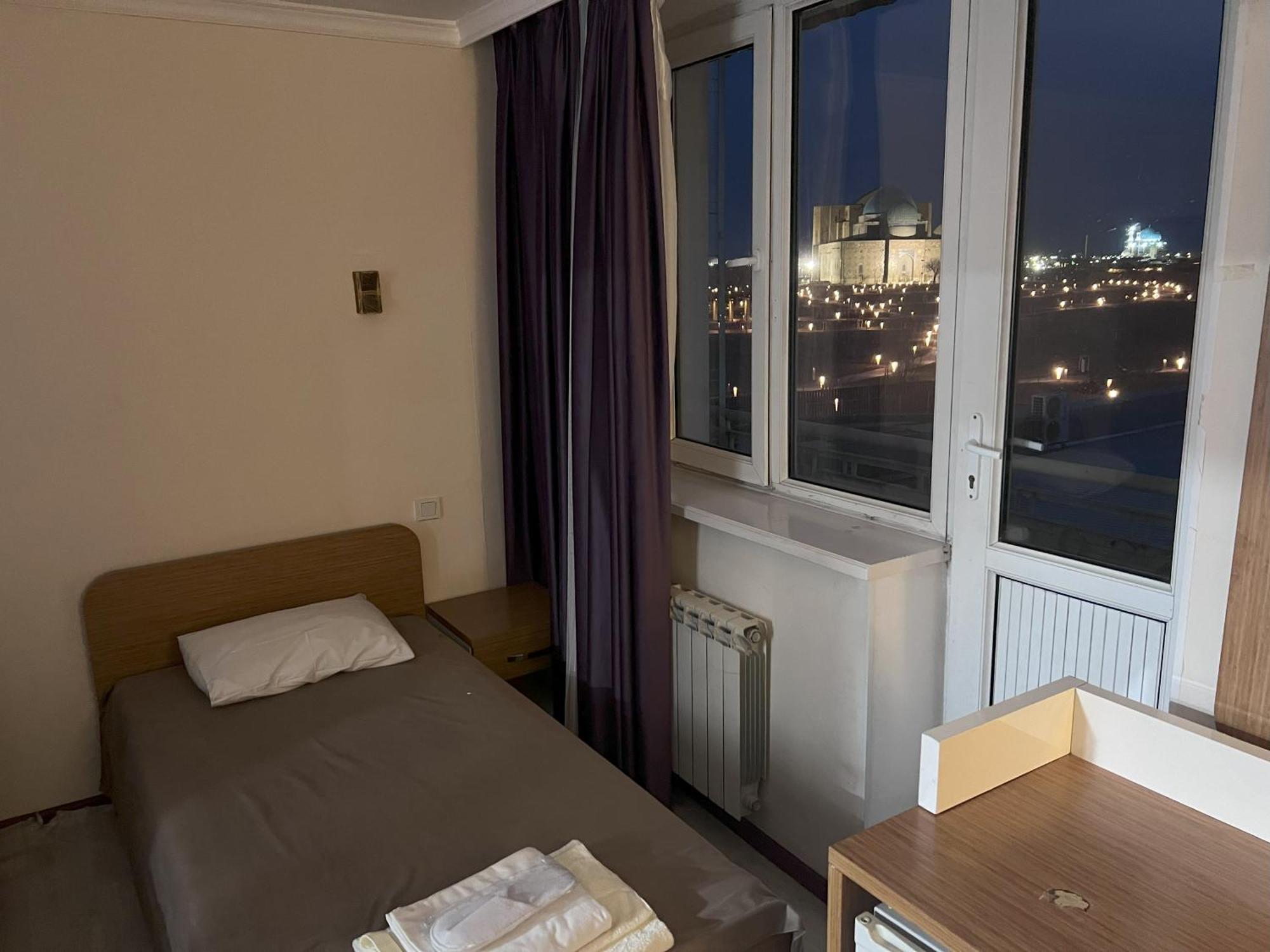 Yassy Hotel, Turkistan Exterior photo